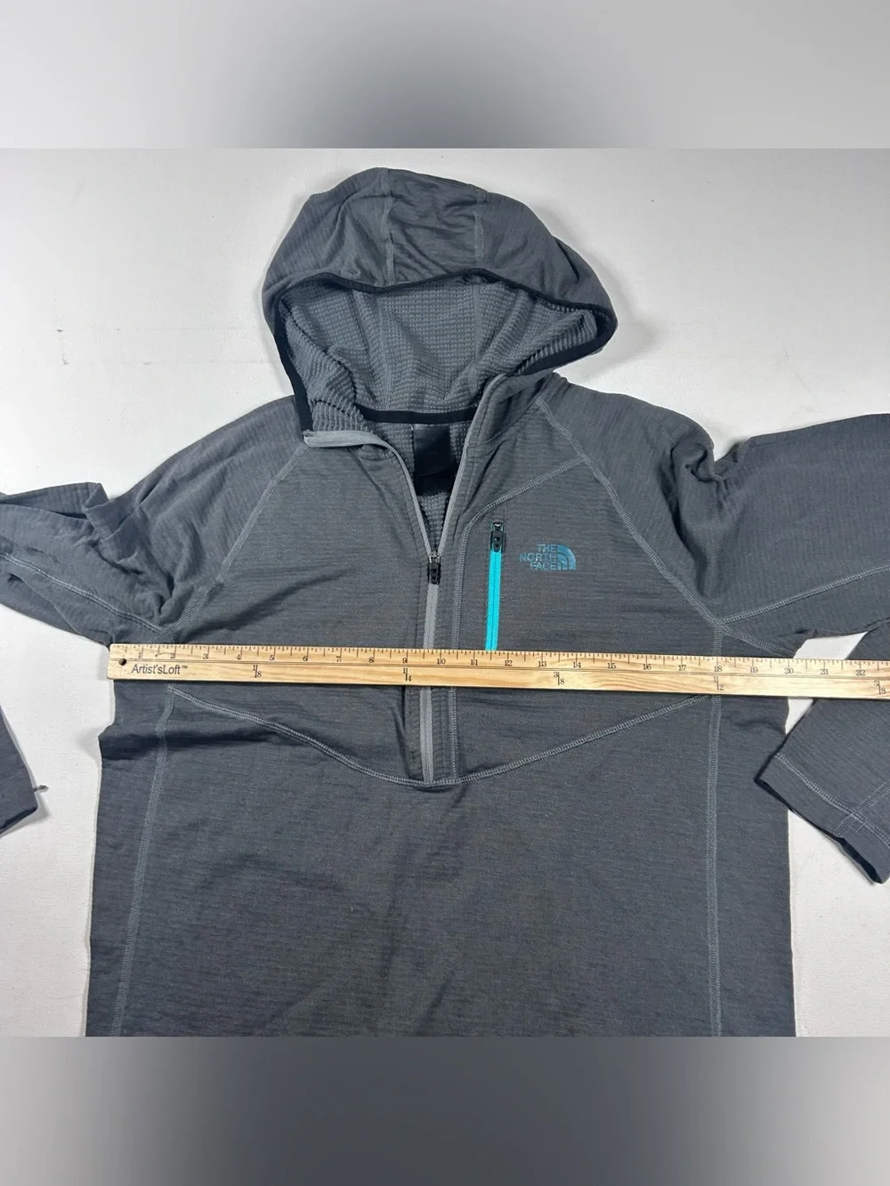 The North Face Hoodie Mens M Gray 1/4 Zip “Hellalight” Lightweight Jacket RARE
